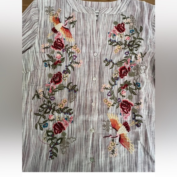 Paparazzi Small embroidered Floral Tunic Button Down Top Striped NWOT - Picture 7 of 10